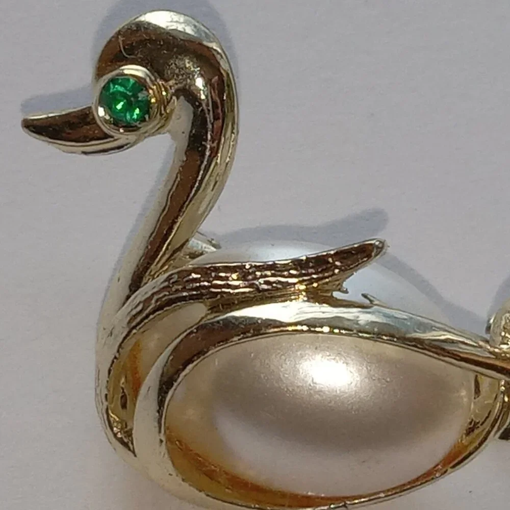 Rare Vintage Jelly Belly Swan Brooch Pin Green Gem Eye - Picture 10 of 12